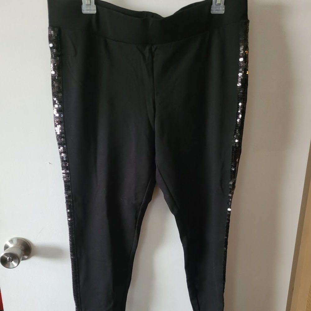 Torrid Black leggings with sequence down legs BNWOT